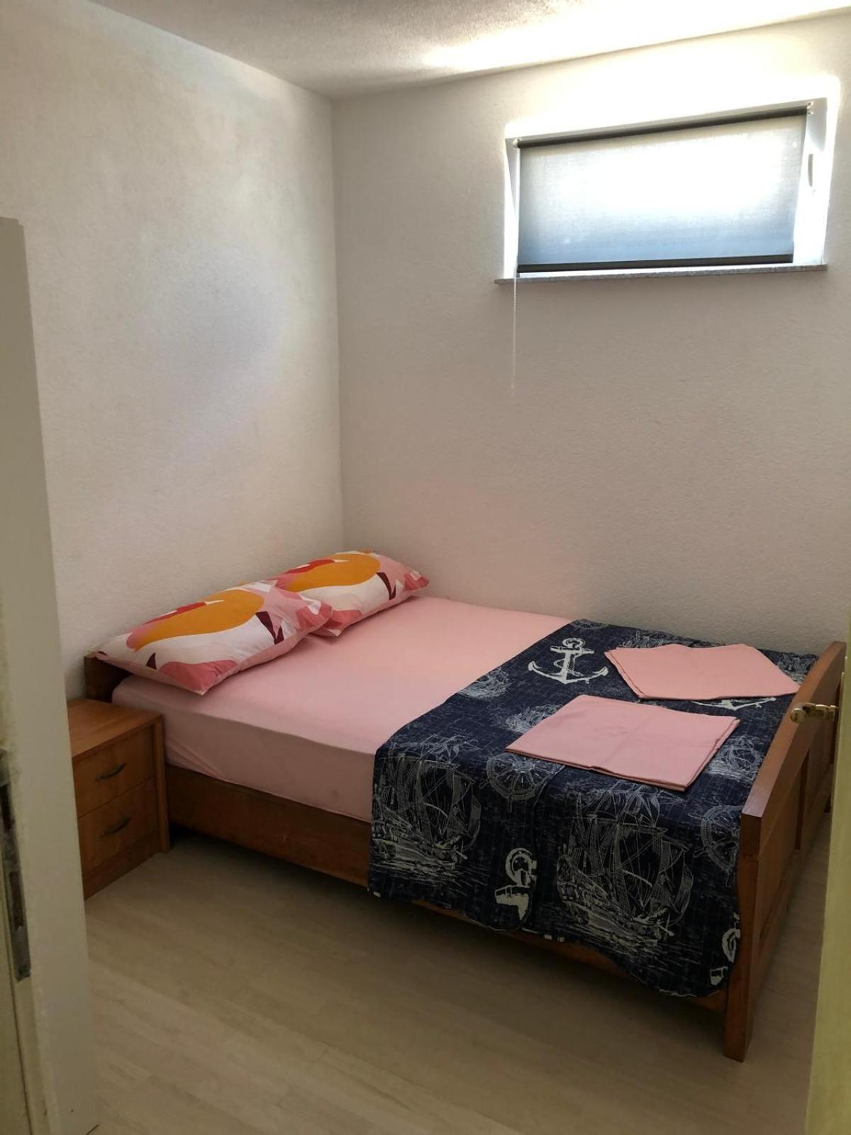 Apartmani Cesarica Karlobag Rum bild