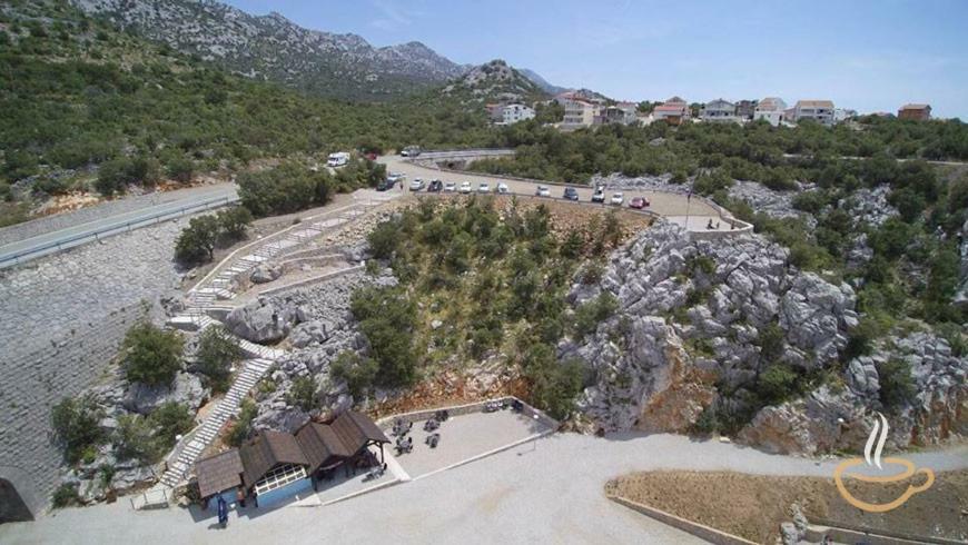 Apartmani Cesarica Karlobag Exteriör bild