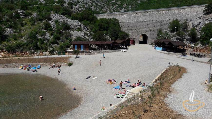 Apartmani Cesarica Karlobag Exteriör bild